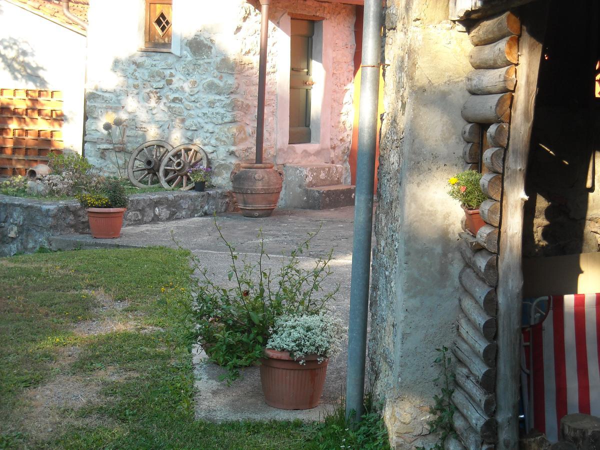 B&B Casale Dorando Барга Екстериор снимка