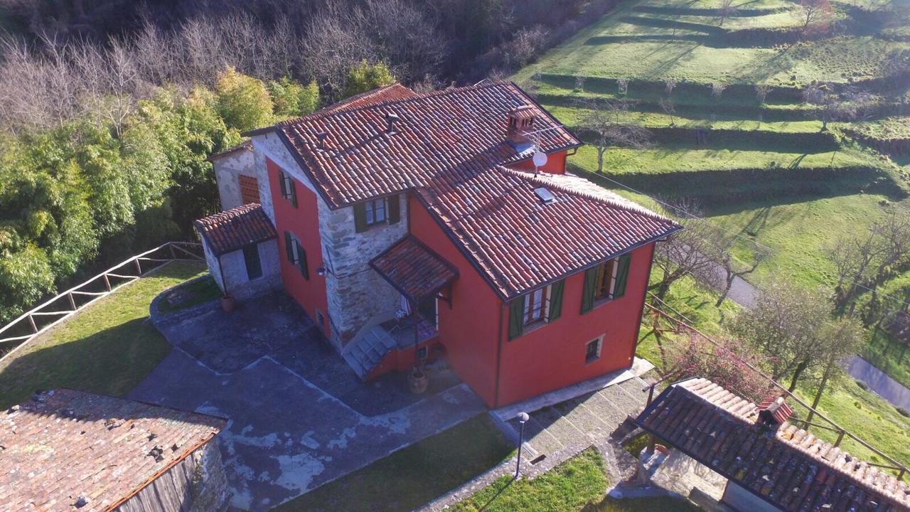 B&B Casale Dorando Барга Екстериор снимка